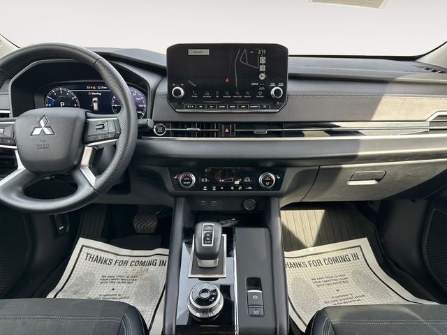 2023 Mitsubishi Outlander SE