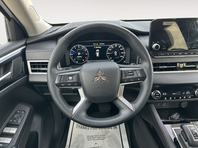 2023 Mitsubishi Outlander SE