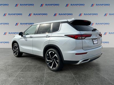 2023 Mitsubishi Outlander SE