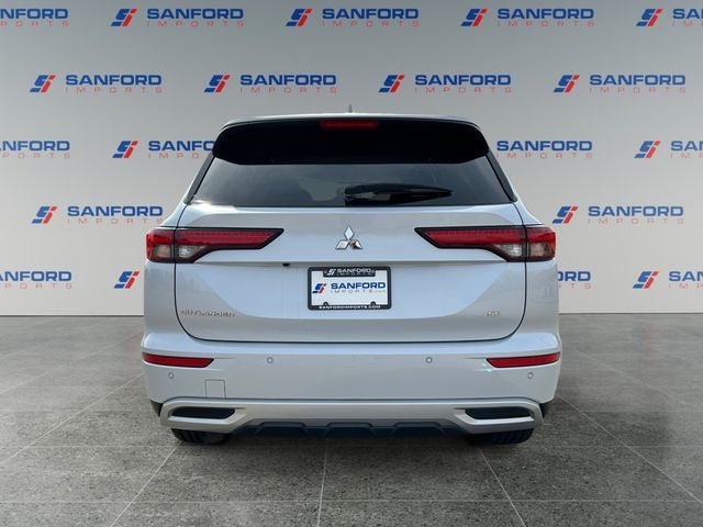 2023 Mitsubishi Outlander SE