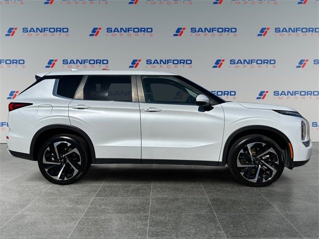 2024 Mitsubishi Outlander SE