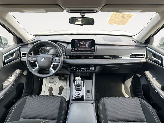 2022 Mitsubishi Outlander ES