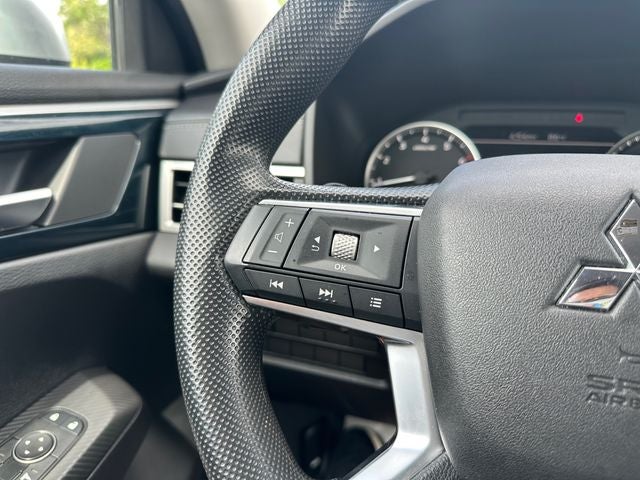 2022 Mitsubishi Outlander ES