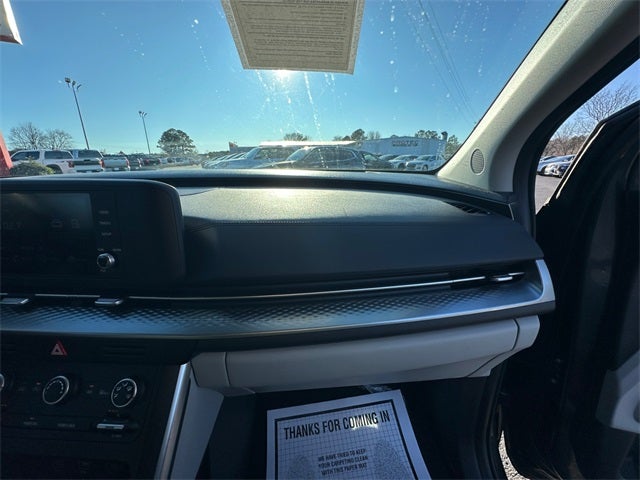 2024 Kia Carnival LX