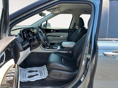 2024 Kia Carnival EX