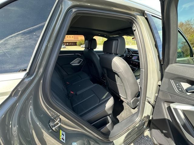 2021 Audi Q3 Premium quattro