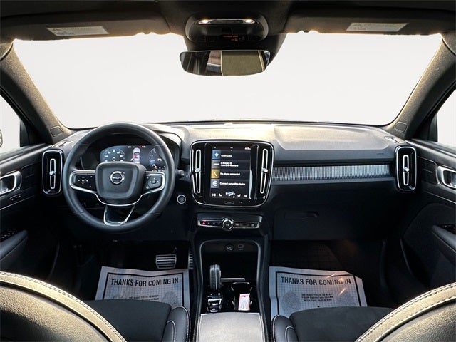 2022 Volvo XC40 R-Design