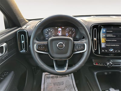 2022 Volvo XC40 R-Design