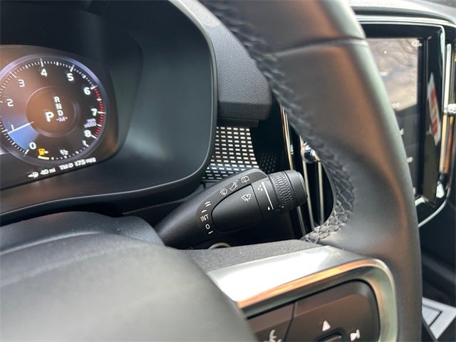 2022 Volvo XC40 R-Design