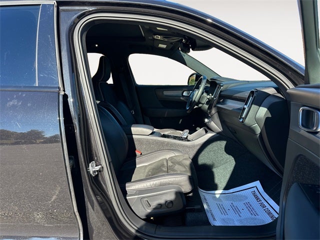 2021 Volvo XC40 R-Design