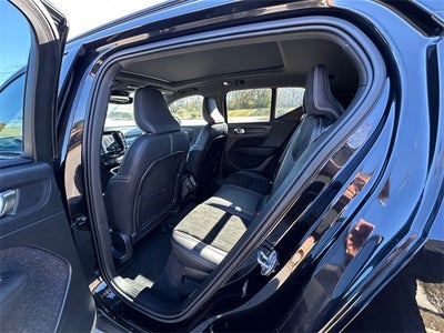 2021 Volvo XC40 R-Design