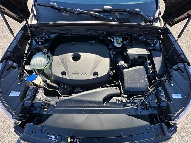 2021 Volvo XC40 R-Design