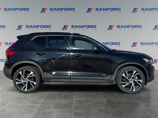 2021 Volvo XC40 R-Design