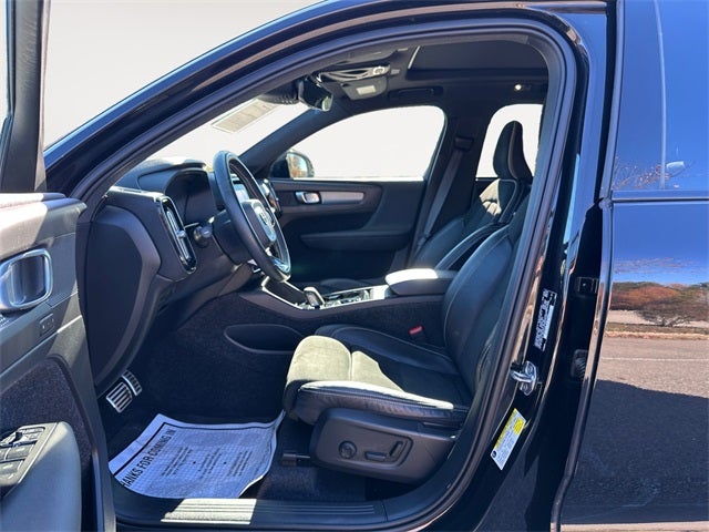 2021 Volvo XC40 R-Design