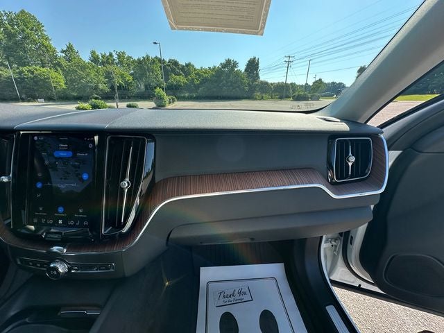 2023 Volvo XC60 B5 Plus Dark Theme