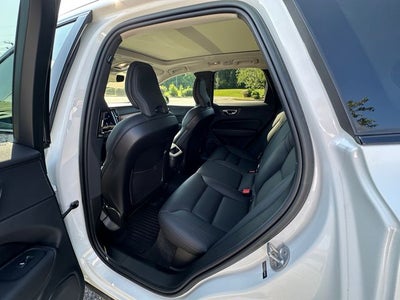 2023 Volvo XC60 B5 Plus Dark Theme