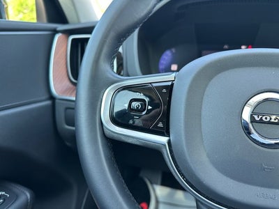 2023 Volvo XC60 B5 Plus Dark Theme