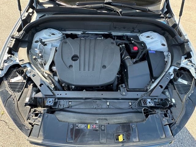 2023 Volvo XC60 B5 Plus Dark Theme