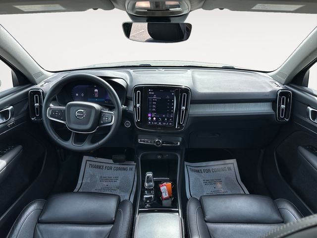 2023 Volvo XC40 B5 Plus Bright Theme