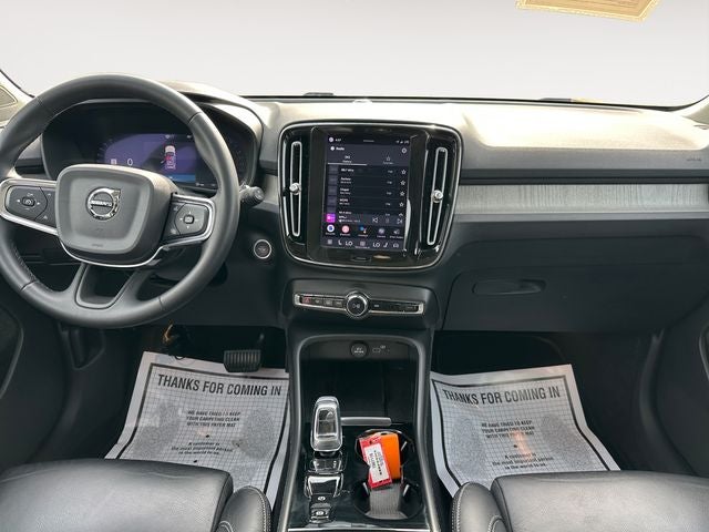 2023 Volvo XC40 B5 Plus Bright Theme