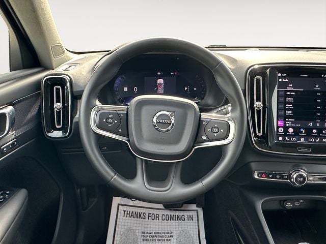 2023 Volvo XC40 B5 Plus Bright Theme