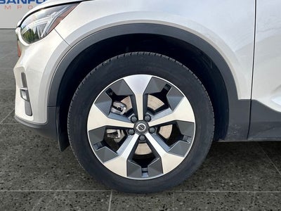 2023 Volvo XC40 B5 Plus Bright Theme