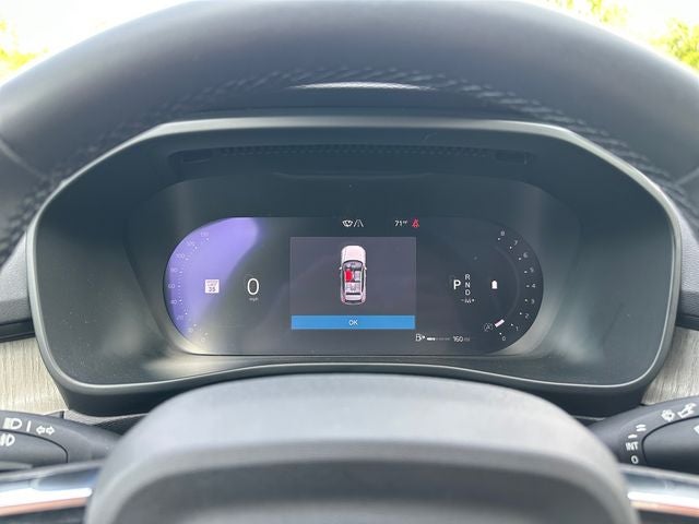 2023 Volvo XC40 B5 Plus Bright Theme