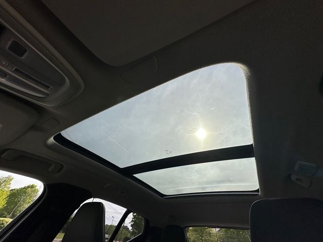 2023 Volvo XC40 B5 Plus Bright Theme