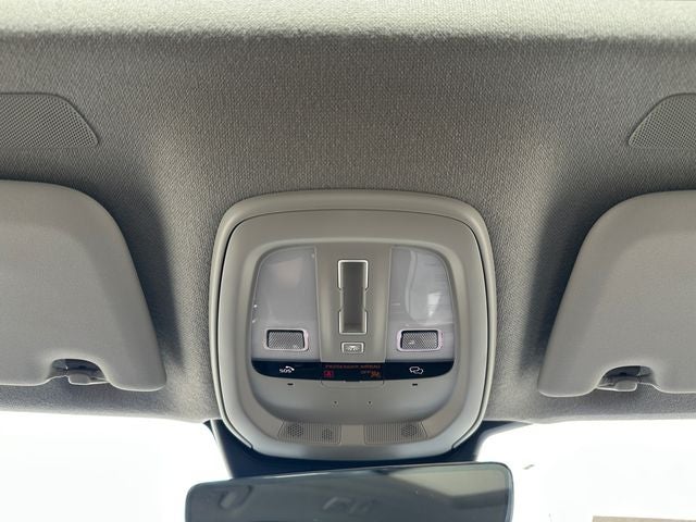 2023 Volvo XC40 B5 Plus Bright Theme