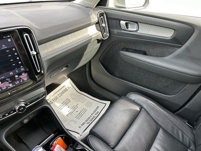 2023 Volvo XC40 B5 Plus Bright Theme