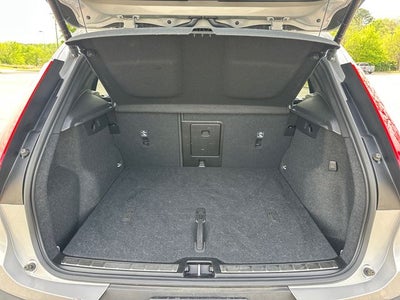 2023 Volvo XC40 B5 Plus Bright Theme
