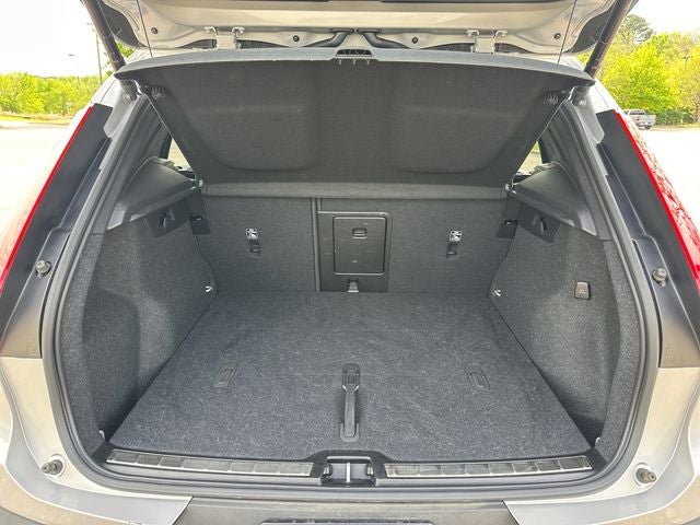 2023 Volvo XC40 B5 Plus Bright Theme