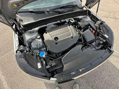 2023 Volvo XC40 B5 Plus Bright Theme