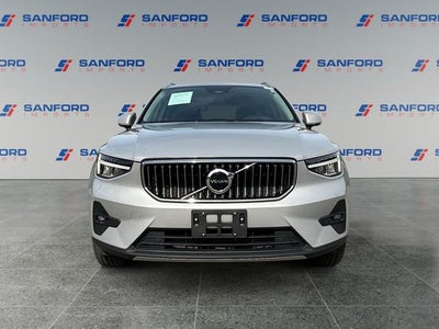 2023 Volvo XC40 B5 Plus Bright Theme