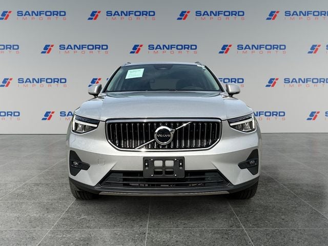 2023 Volvo XC40 B5 Plus Bright Theme