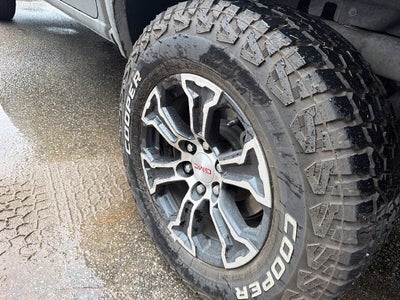 2025 GMC Canyon AT4