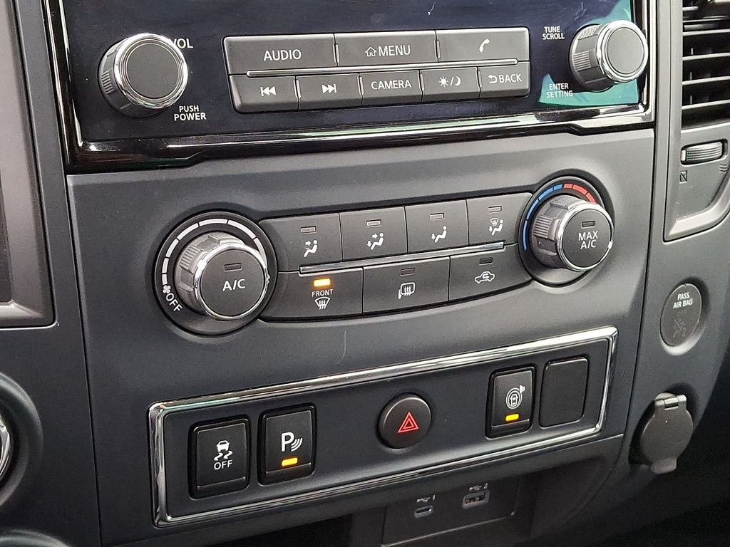 2024 Nissan Titan SV