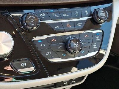 2018 Chrysler Pacifica Touring L Plus