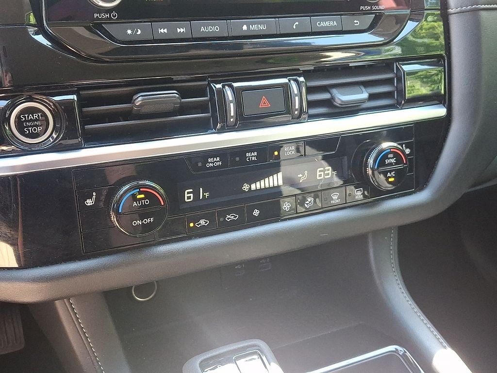 2024 Nissan Pathfinder SV