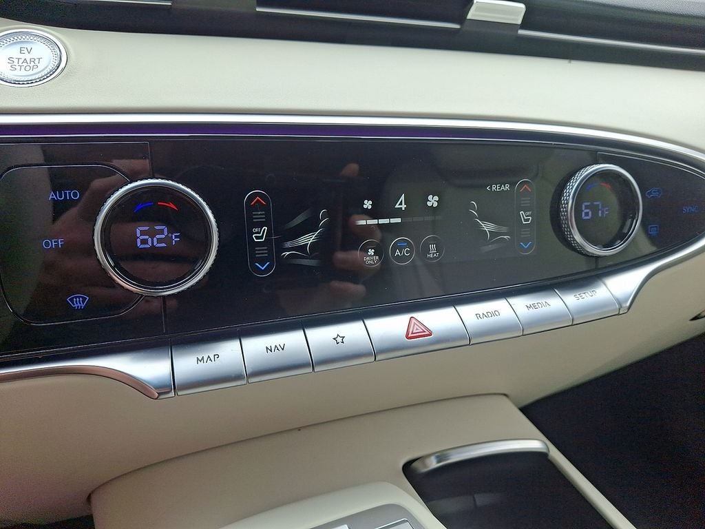 2023 Genesis Electrified GV70 Advanced