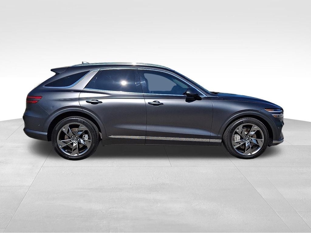 2023 Genesis Electrified GV70 Advanced