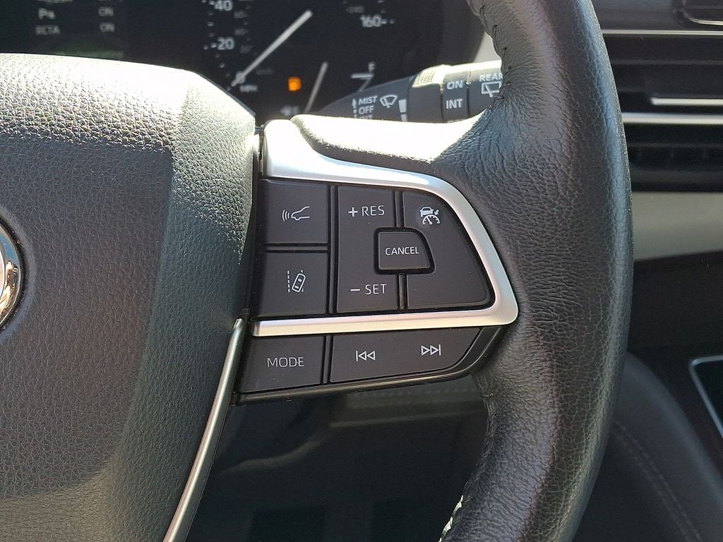 2024 Toyota Sienna XLE 8 Passenger