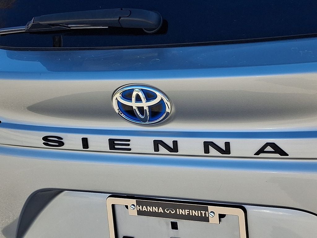 2024 Toyota Sienna XLE 8 Passenger
