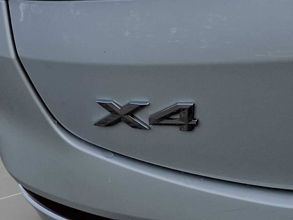 2024 BMW X4 xDrive30i