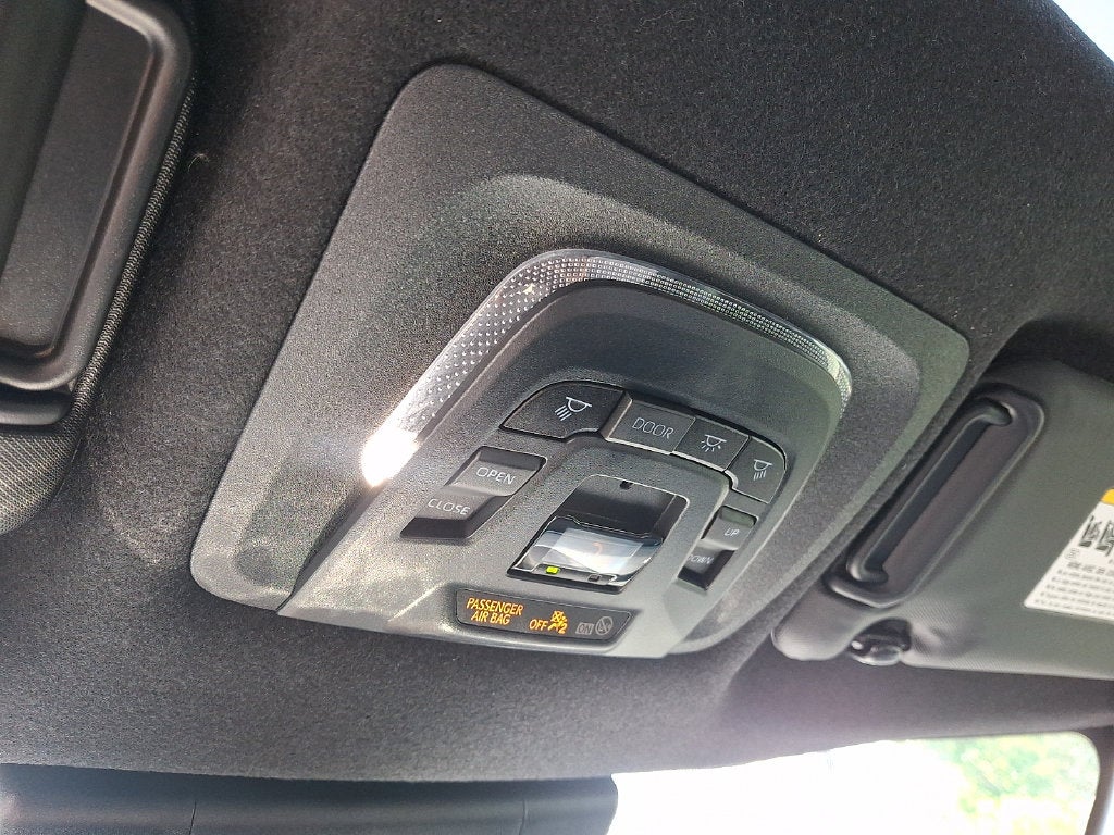 2025 Toyota Corolla Cross Hybrid XSE