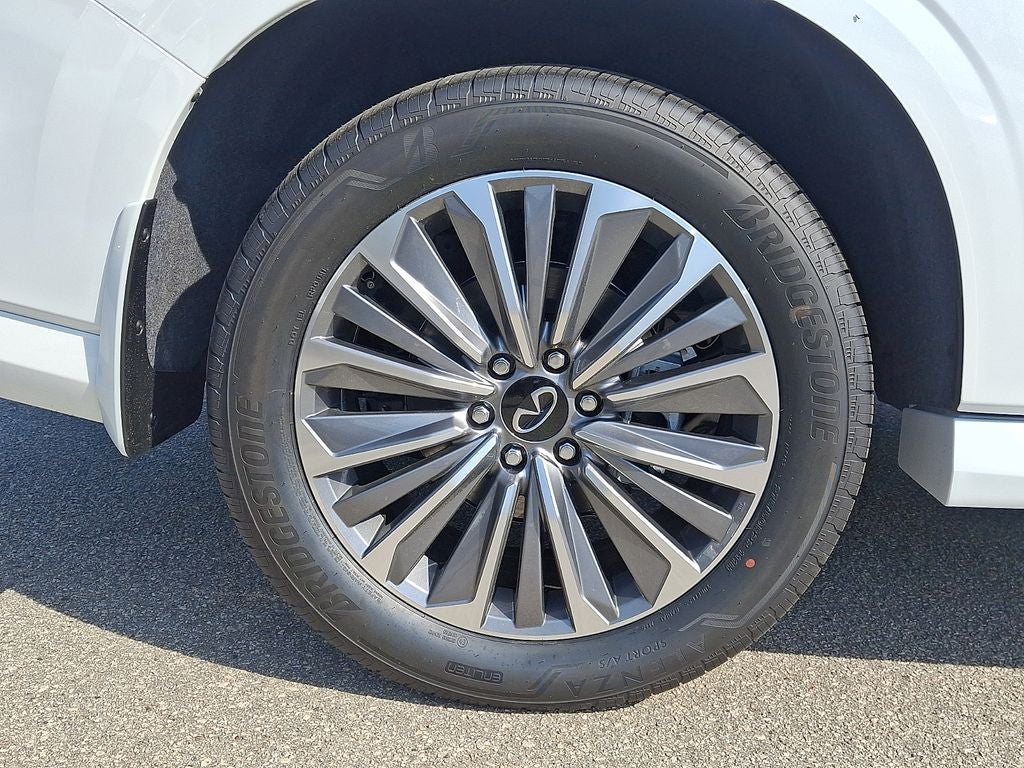 2026 INFINITI QX80 LUXE