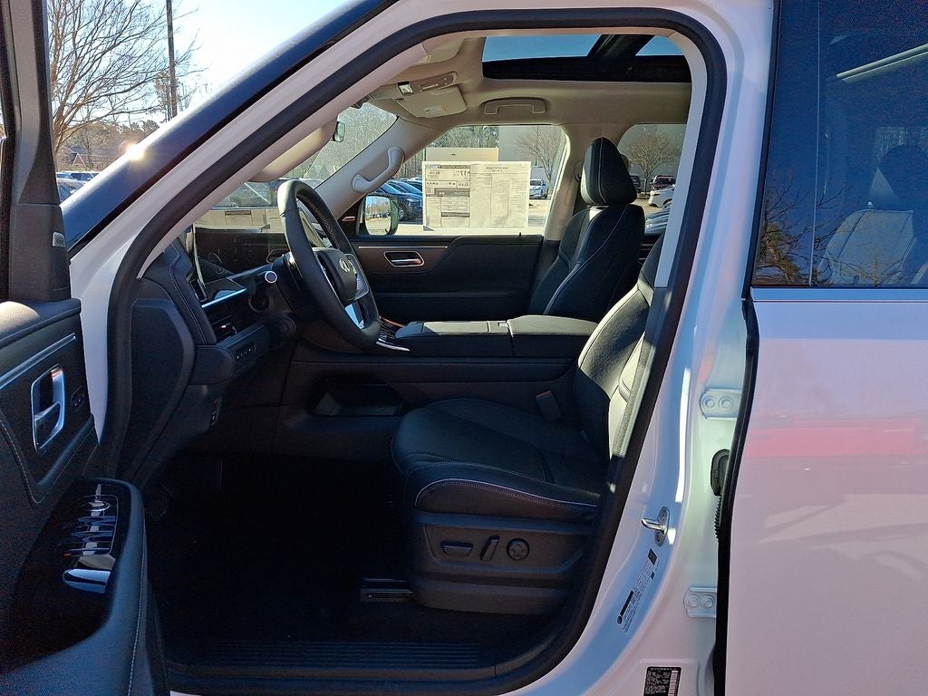 2026 INFINITI QX80 LUXE