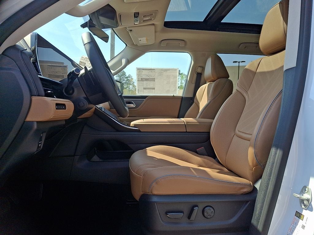 2026 INFINITI QX80 LUXE