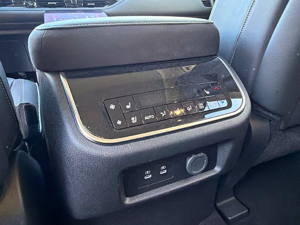 2025 INFINITI QX80 Sensory 4WD
