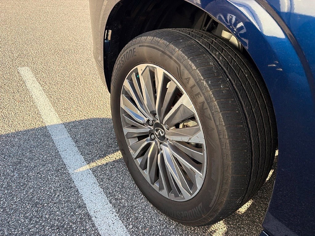 2025 INFINITI QX80 Sensory 4WD